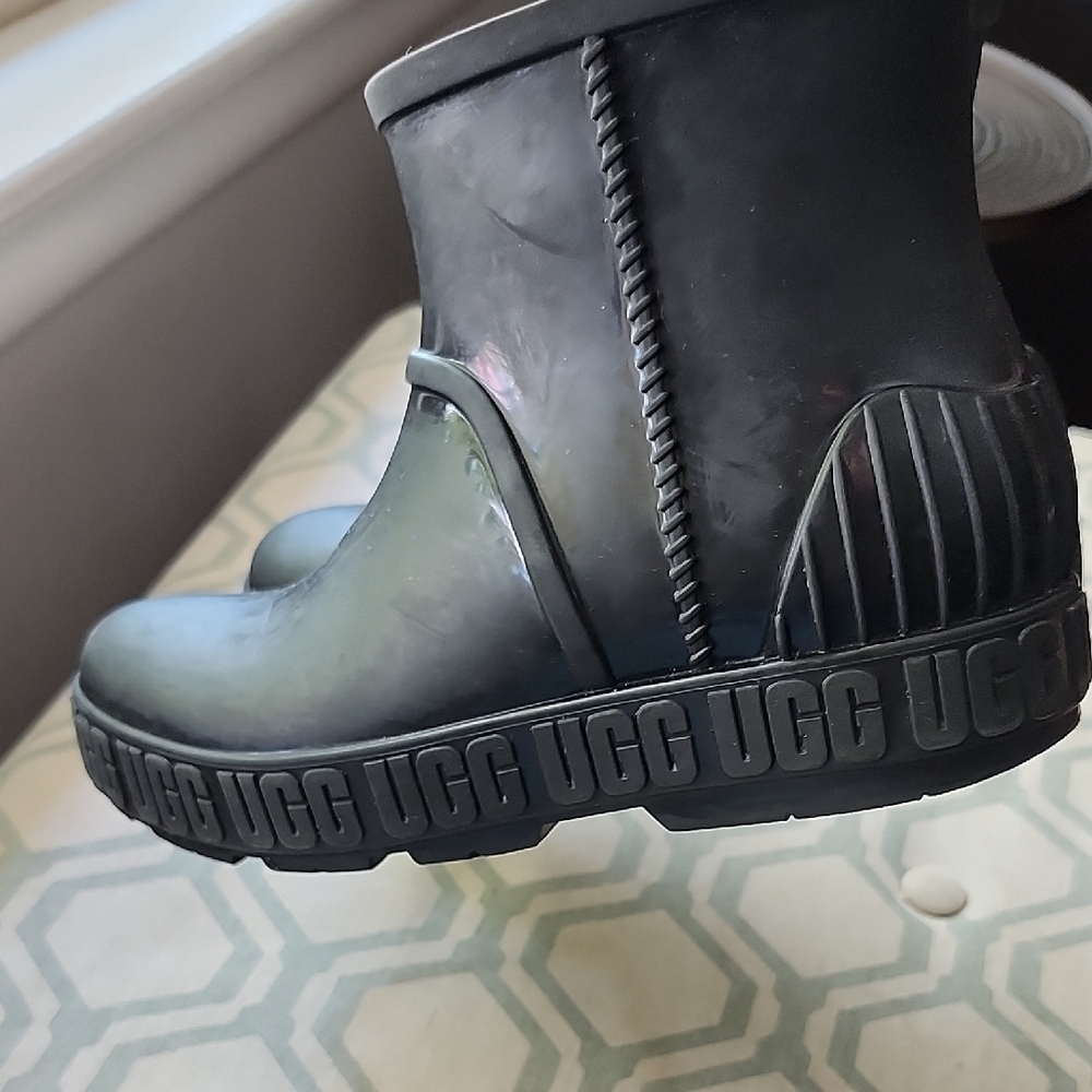 UGG DRIZLITA BLACK Rubber Boots Kids SIZE 2